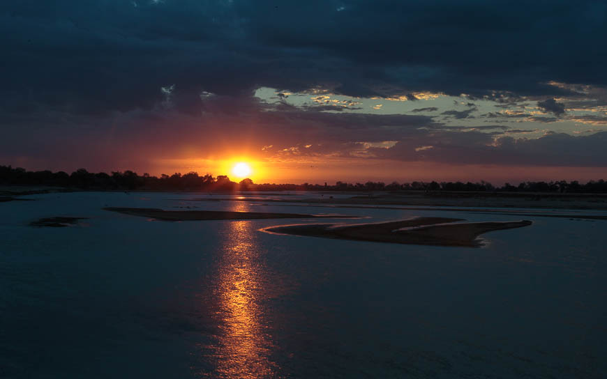 Wildlife image from photo safari with edward selfe in south luangwa national park.